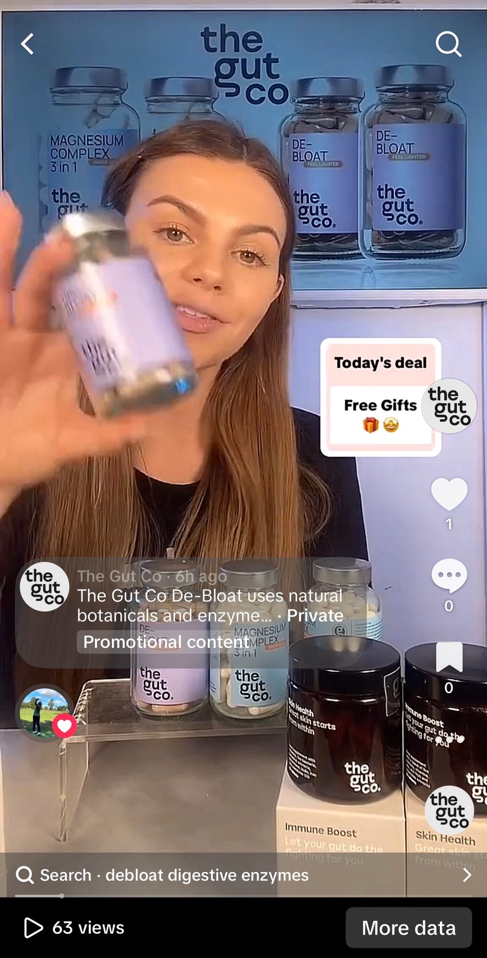 Live shopping presenter with products